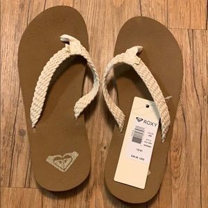 NWT Roxy Flip Flops